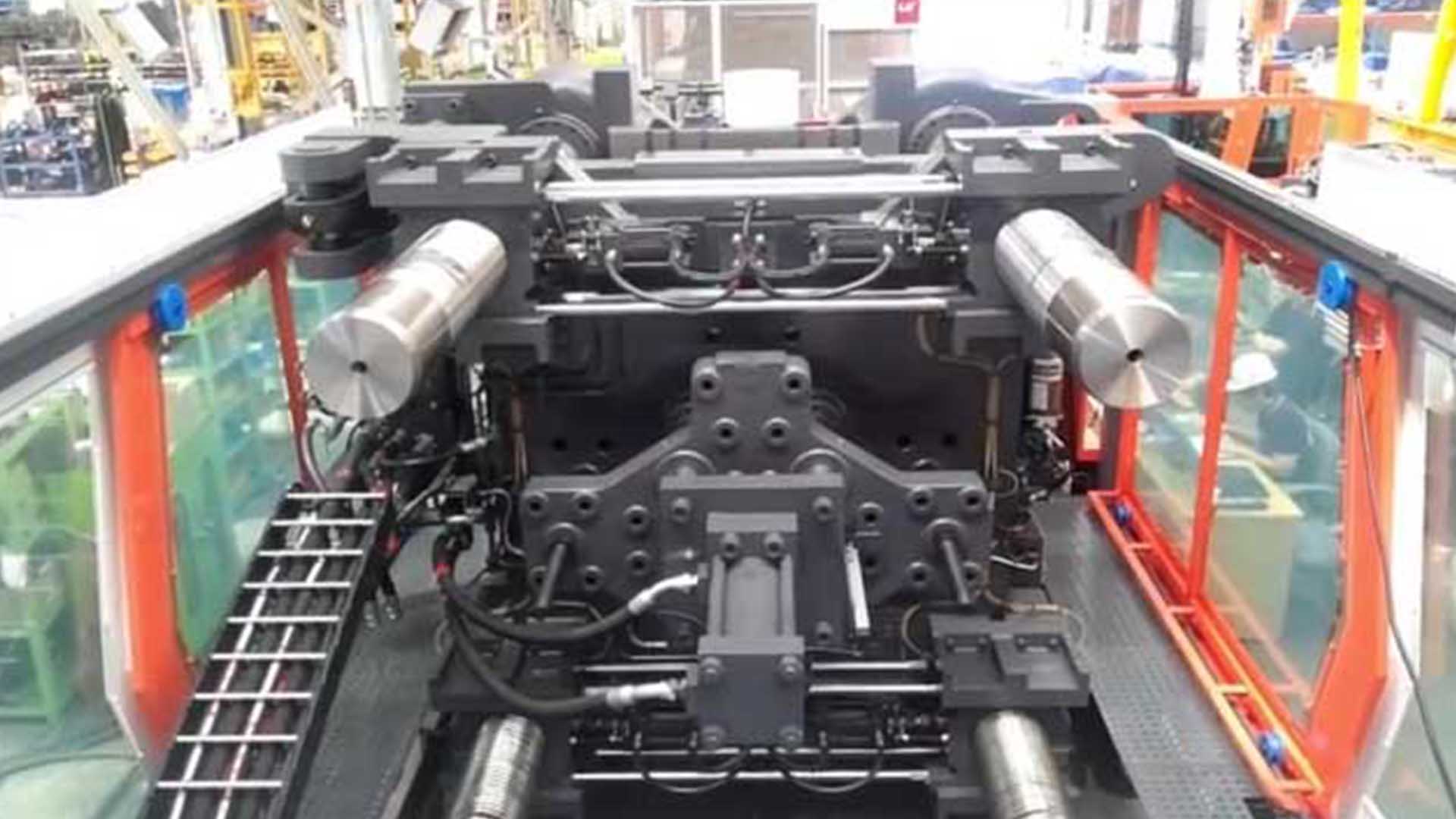 WIX-X Servo Hidrolik Enjeksiyon Makinesi